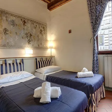 Leoni 10 Apartman Firenze