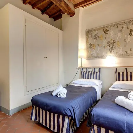 Leoni 10 Apartman Firenze